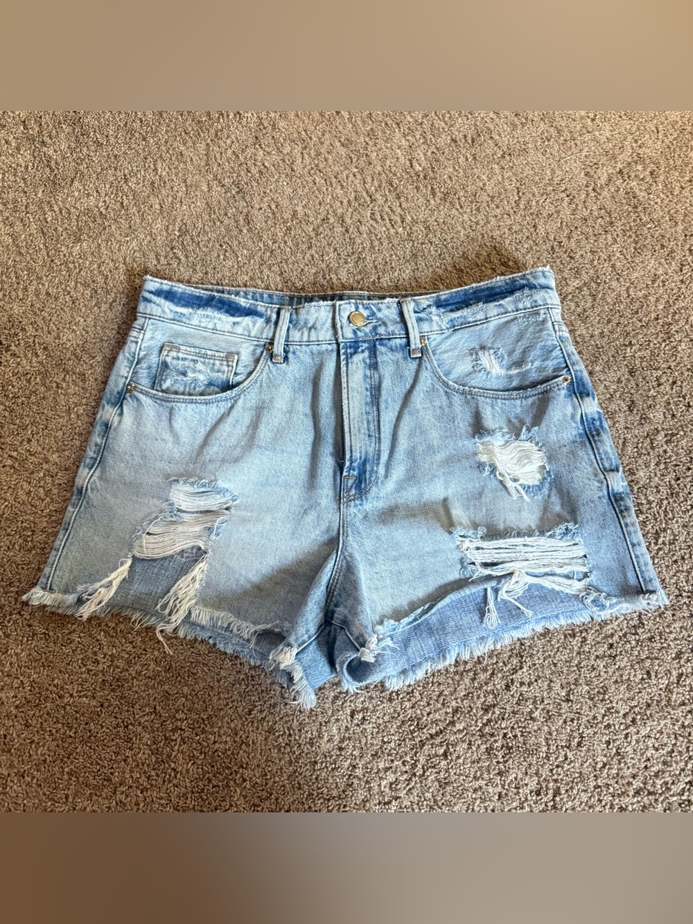 Good American Bombshell shorts